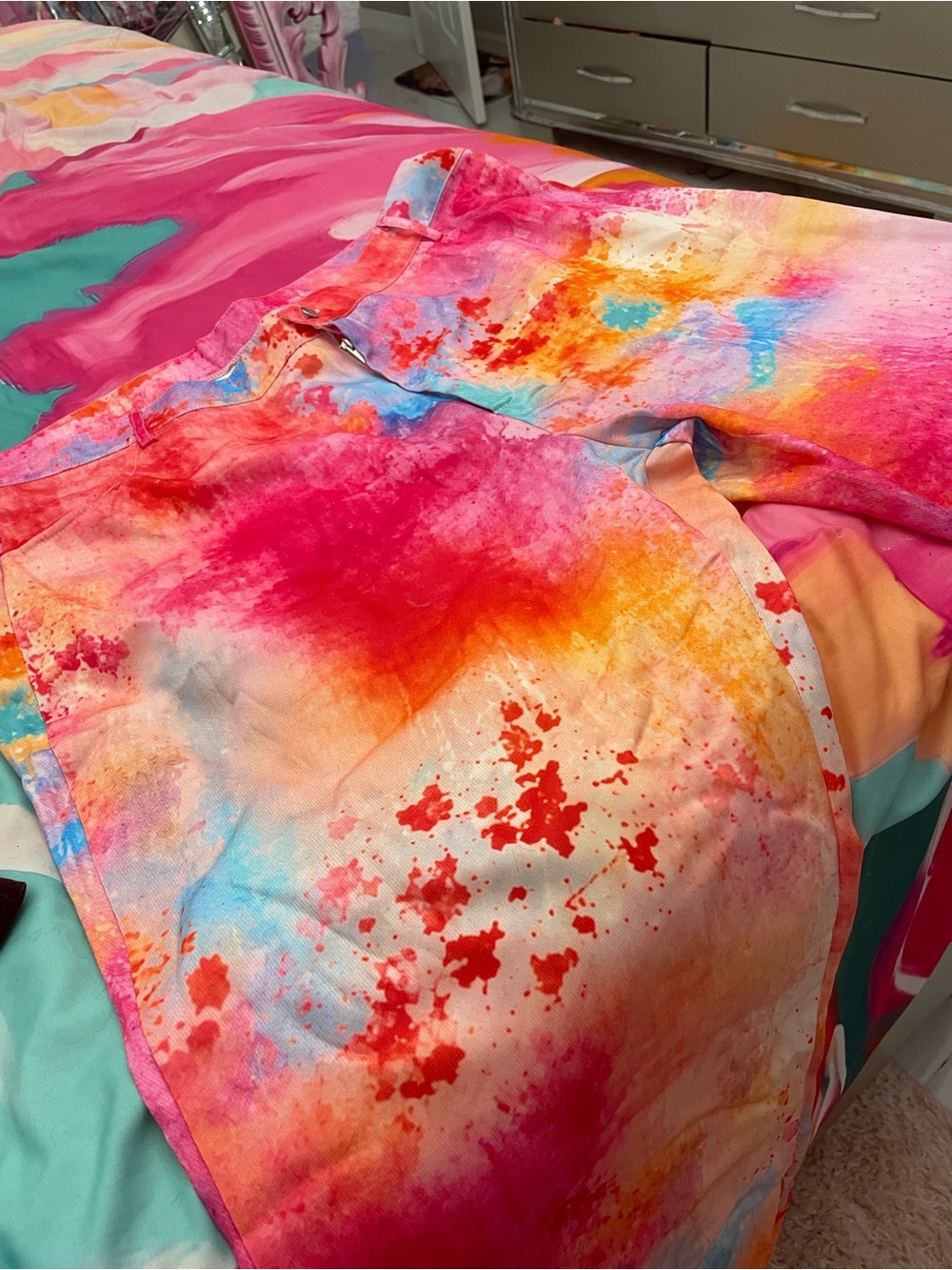 Source Unknown Vibrant Pink & Orange Watercolor Cropped Pants